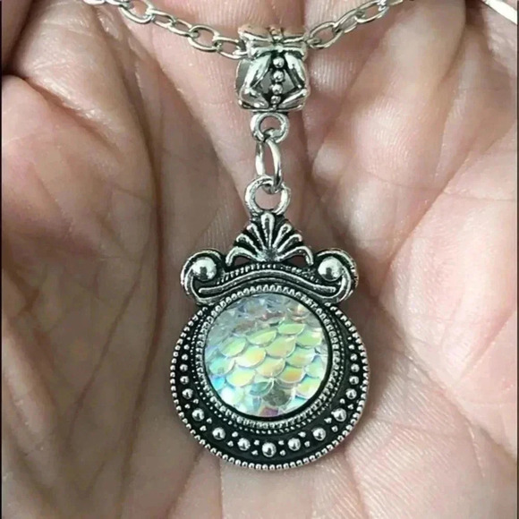 Mermaid Scale Beach Iridescent Round Circle Pendant Stainless Steel Necklace 6 - Picture 1 of 4